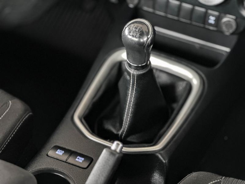 REVO 4DR 2.4E 4X4 DIFF-LOCK 