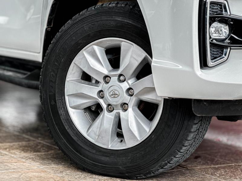 REVO 4DR 2.4E 4X4 DIFF-LOCK 