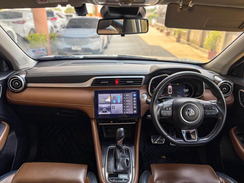 MG ZS 1.5 X SUNROOF i-SMART