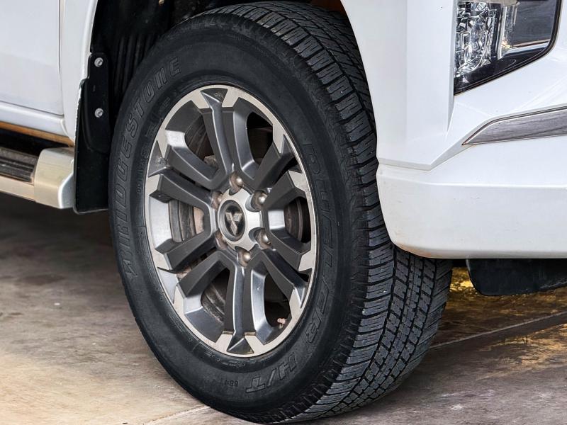 TRITON MEGA CAB 2.4 GT PLUS