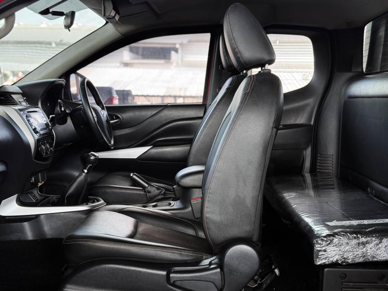 NAVARA KING CAB 2.5 E BLACK EDITION