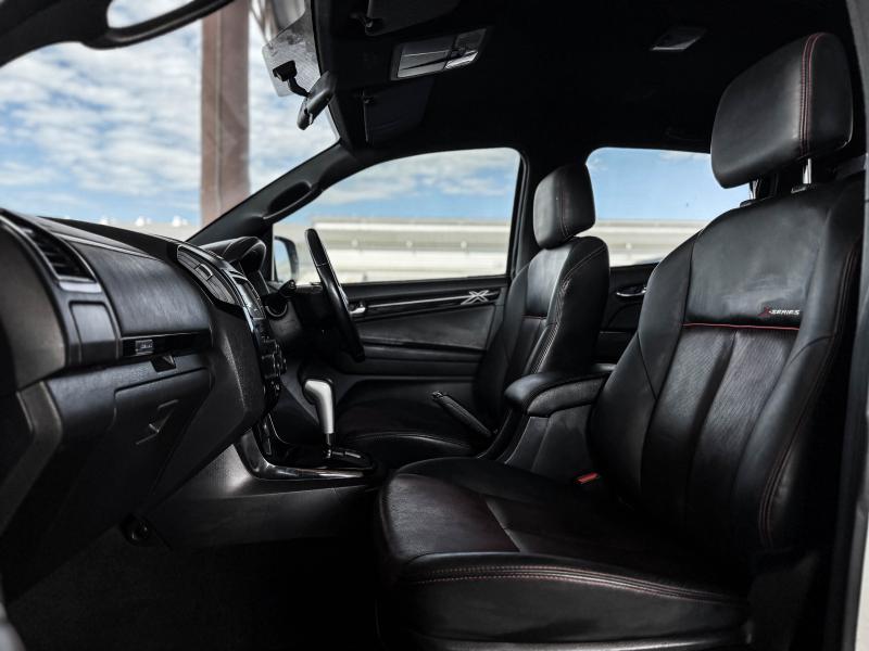 D-MAX 4DR 1.9 XSERIES DDI HILANDER 