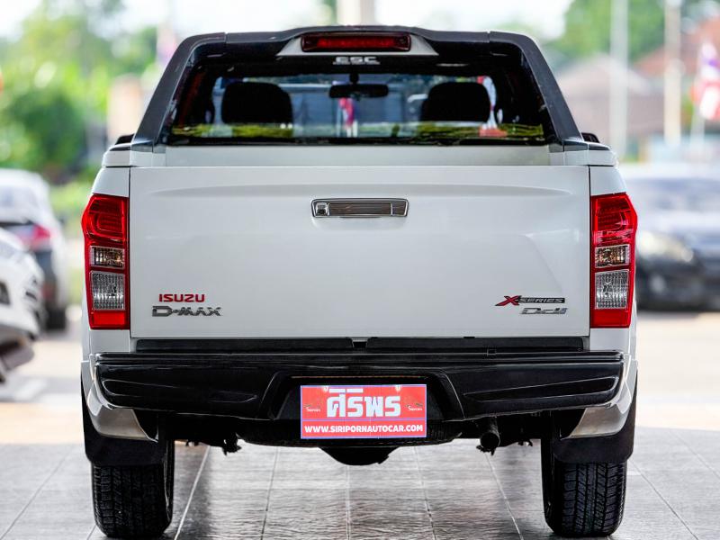 D-MAX 4DR 1.9 XSERIES DDI HILANDER 