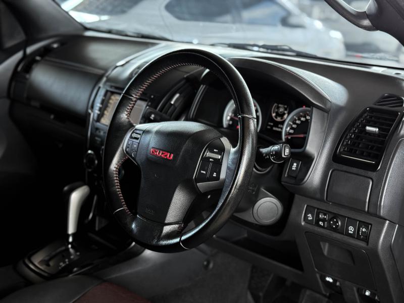 D-MAX 4DR 1.9 XSERIES DDI HILANDER 