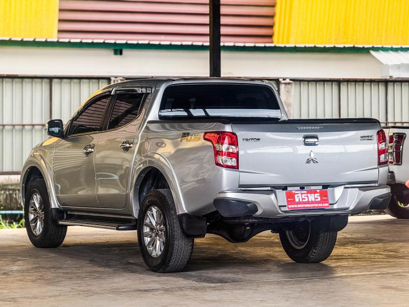 TRITON 4DR 2.4 GLX PLUS 