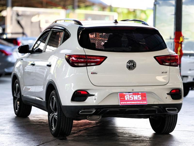MG ZS 1.5 X SUNFOOF
