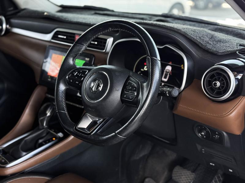 MG ZS 1.5 X SUNROOF i-SMART CVT 