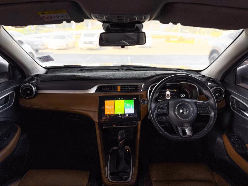 MG ZS 1.5 X SUNROOF i-SMART CVT 