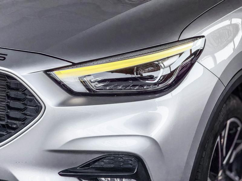 MG ZS 1.5 X SUNROOF i-SMART CVT 