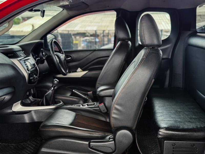 NAVARA KINGCAB 2.5E BLACK EDITION