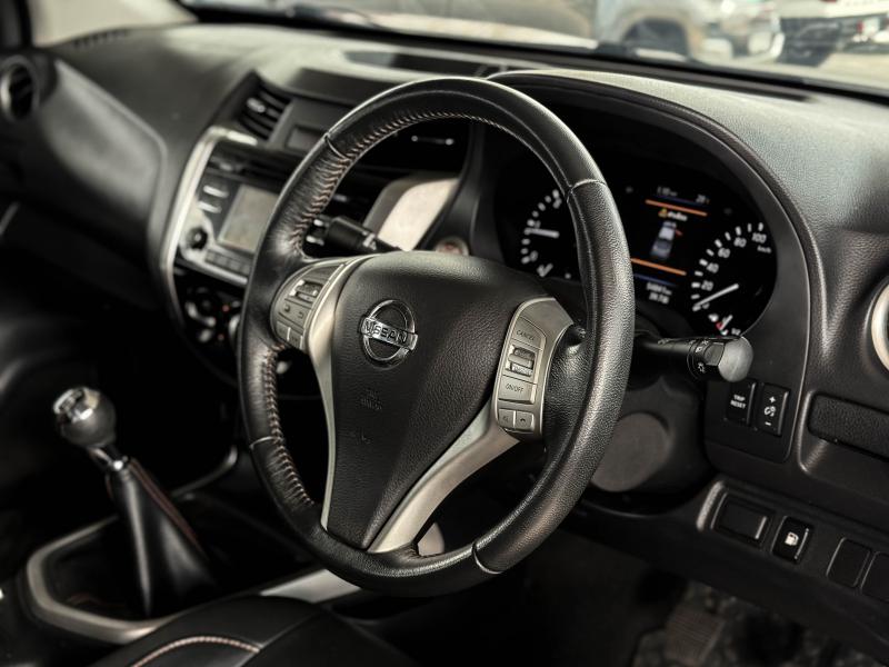 NAVARA KINGCAB 2.5E BLACK EDITION