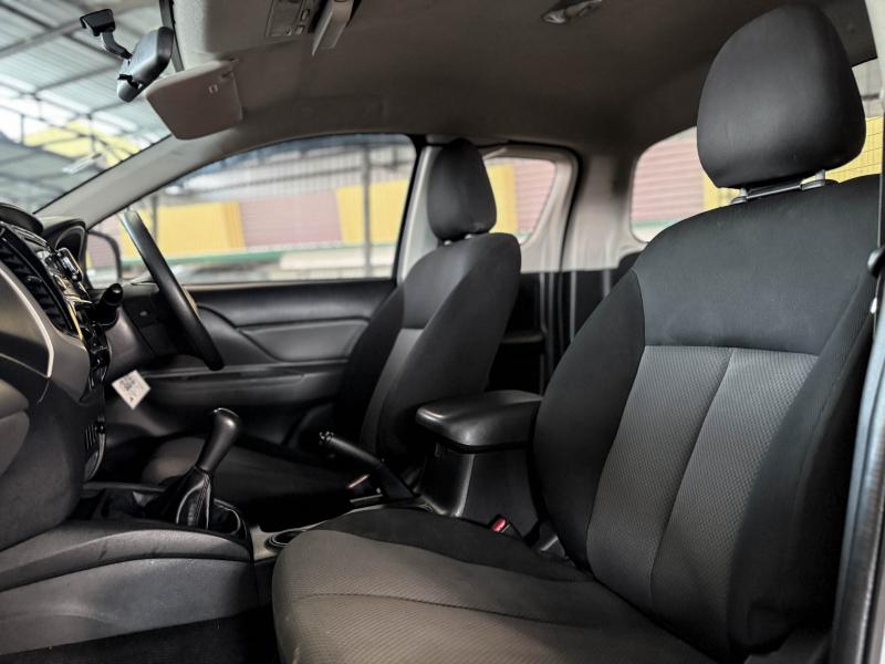 TRITON MEGA CAB 2.5 GLX