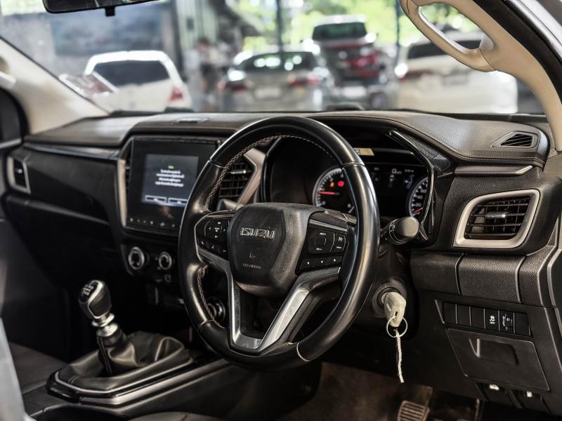 D-MAX VCROSS CAB 3.0Z Ddi 4X4 DIFFLOCK
