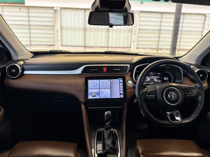 MG ZS 1.5 X SUNROOF i-SMART