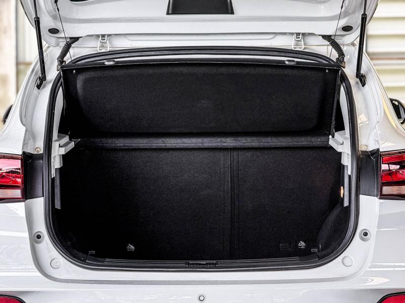 MG ZS 1.5 X SUNROOF i-SMART