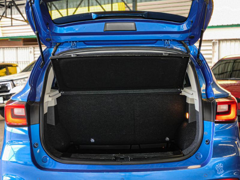 MG ZS 1.5 X SUNROOF i-SMART