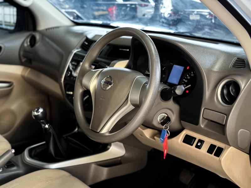 NAVARA NP300 KING CAB 2.5E 