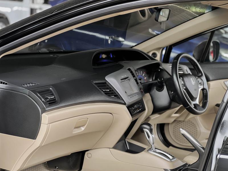 CIVIC FB 1.8 E NAVI I-VTEC