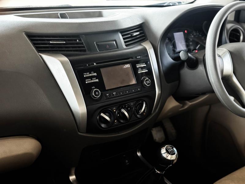 NAVARA KINGCAB NP300 2.5 E