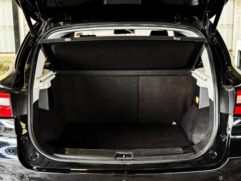 MG ZS 1.5 X SUNROOF i-SMART