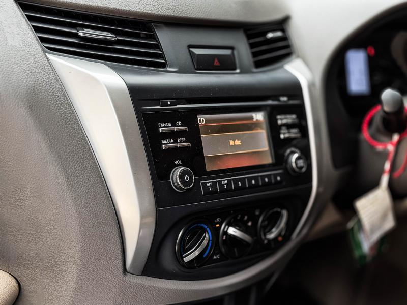 NAVARA NP300 KING CAB 2.5E