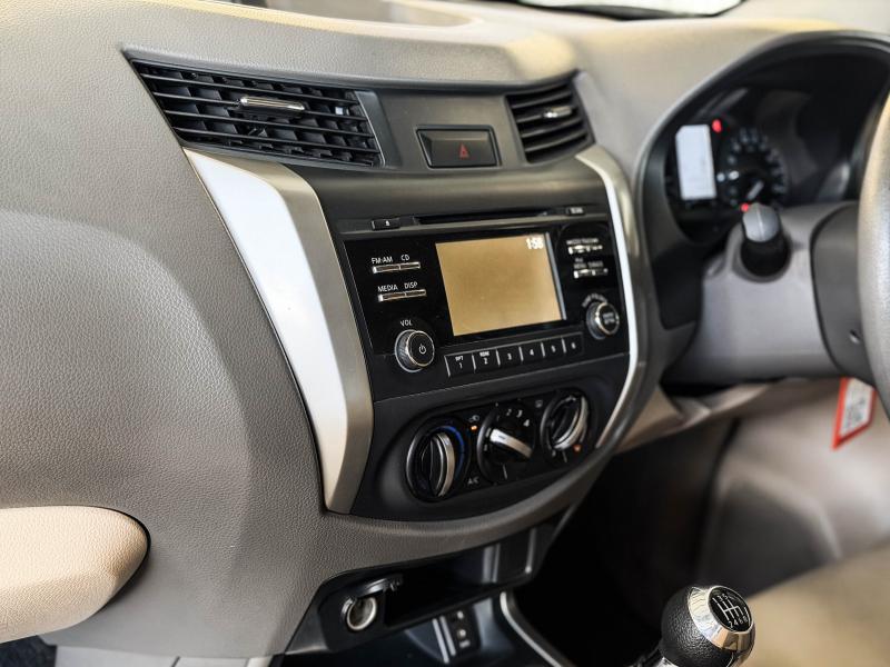 NAVARA NP300 KING CAB 2.5 E