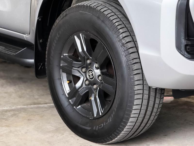 REVO 4DR 2.4 ENTRY PRERUNNER