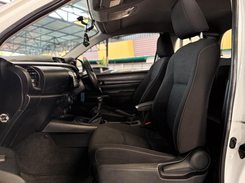 REVO SINGLE CAB 2.4 ENTRY ZEDITION 