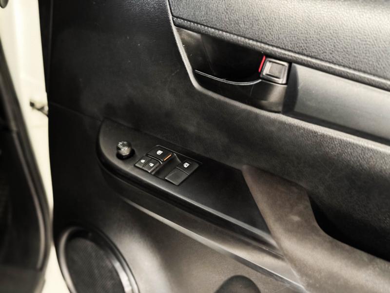 REVO SINGLE CAB 2.4 ENTRY ZEDITION 