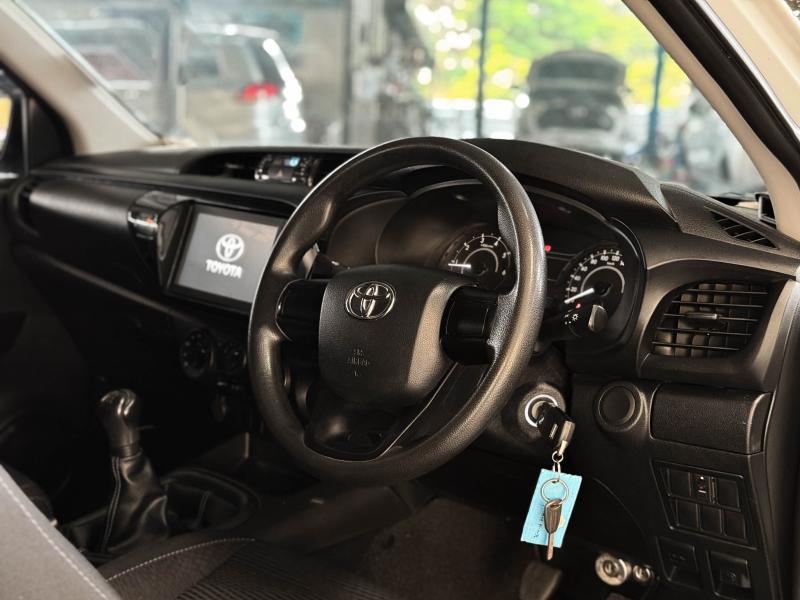 REVO SINGLE CAB 2.4 ENTRY ZEDITION 