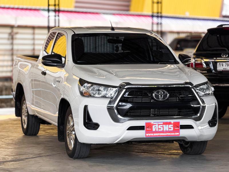 REVO SINGLE CAB 2.4 ENTRY ZEDITION 
