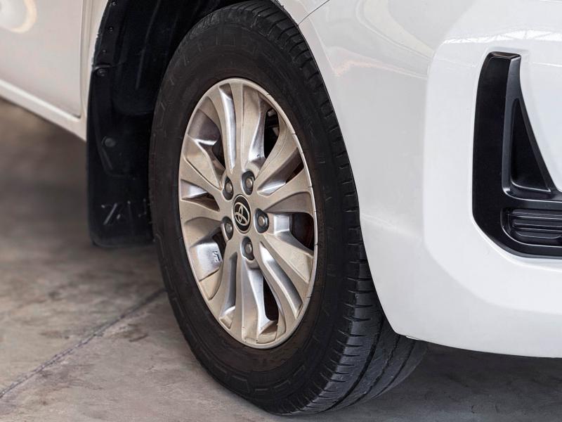 REVO SINGLE CAB 2.4 ENTRY ZEDITION 