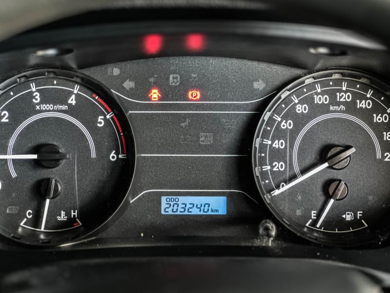 REVO SINGLE CAB 2.4 J ตู้ทึบ