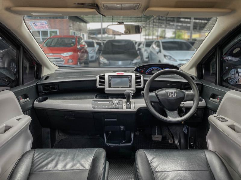 HONDA FREED 1.5 E 
