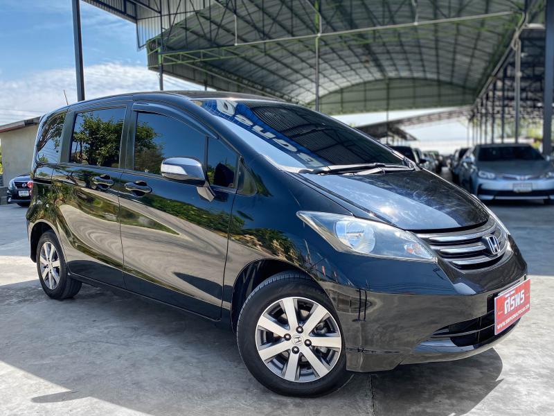 HONDA FREED 1.5 E 