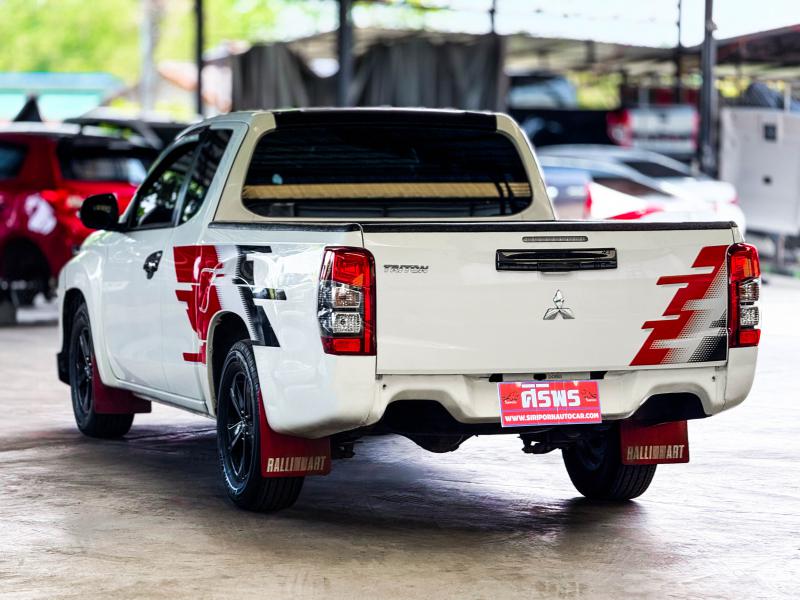TRITON CAB 2.5 GLX RALLIART