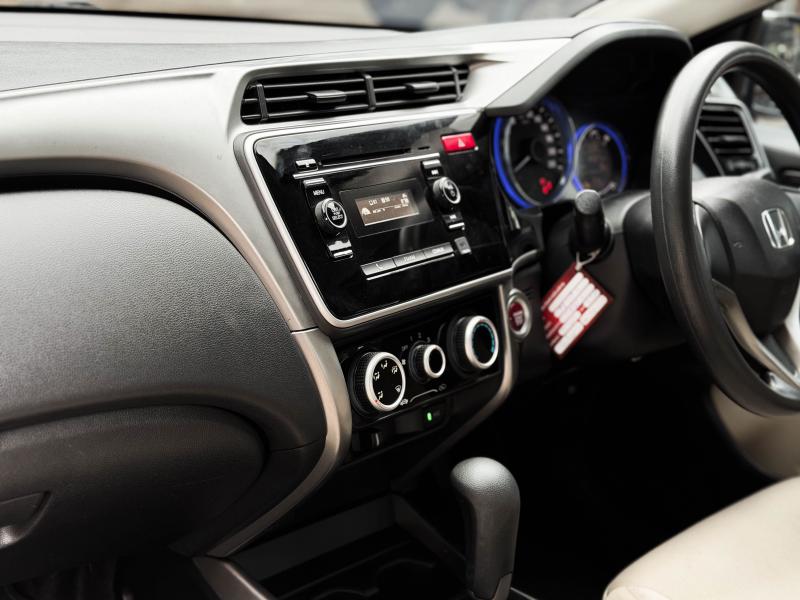 CITY 1.5 V i-VTEC 