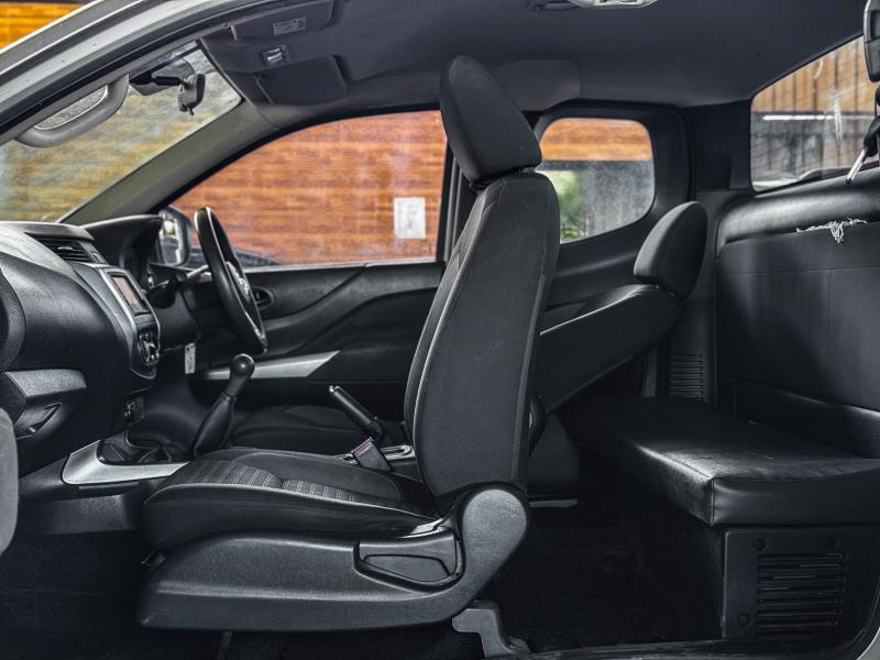 NAVARA KING CAB 2.5 SL