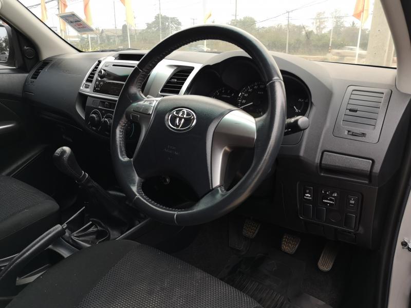 VIGO​ CHAMP​ 4DR​ 2.5​ E​ 4X4,M/T