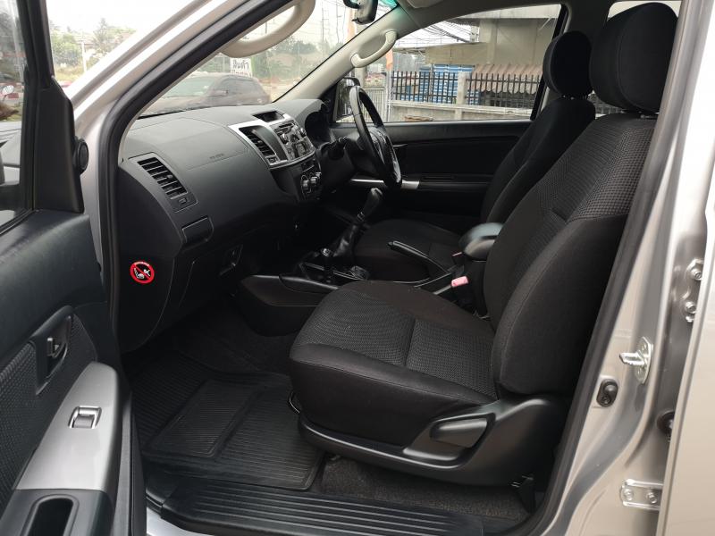 VIGO​ CHAMP​ 4DR​ 2.5​ E​ 4X4,M/T