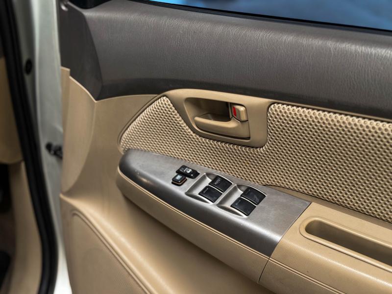 VIGO CHAMP 4DR 2.5E PRERUNNER