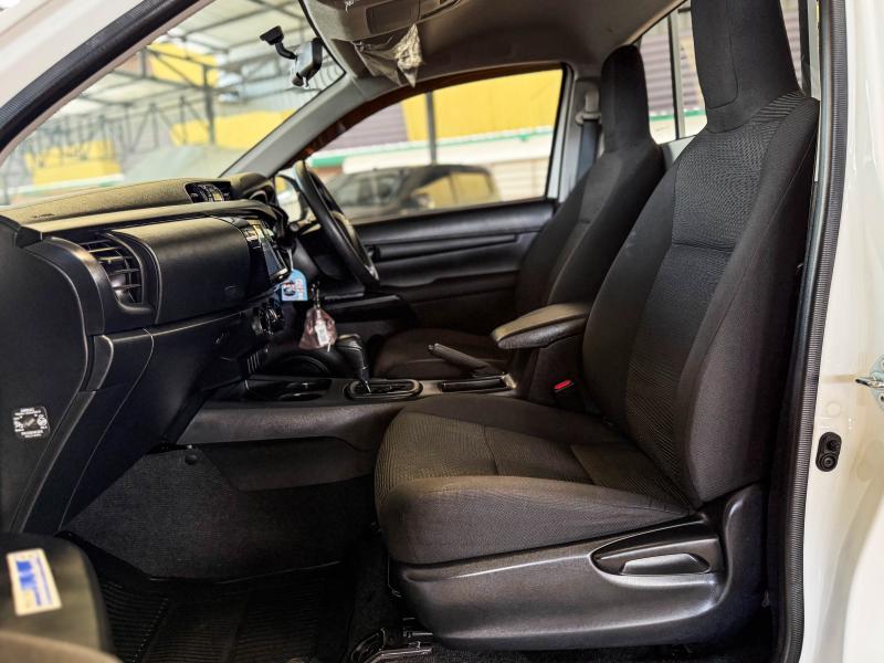 REVO SINGLE CAB 2.4 ENTRY ZEDITION