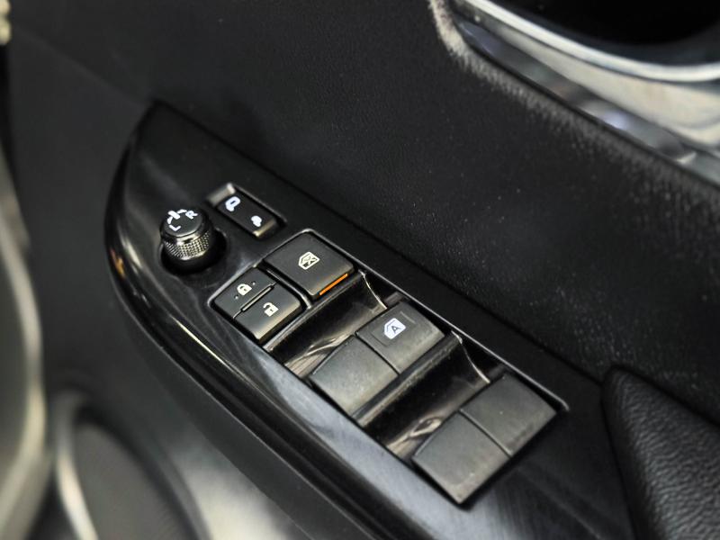 REVO 4DR 2.4 MID PRERUNNER