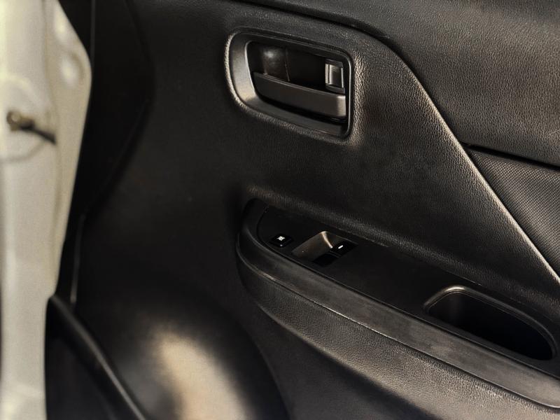 TRITON MEGA CAB 2.4 GLX LIMITED EDTION