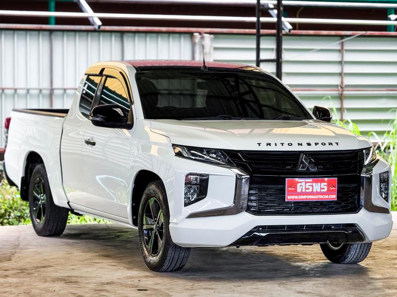 TRITON MEGA CAB 2.4 GLX LIMITED EDTION