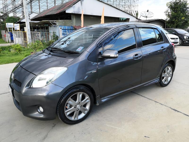 YARIS​ 1.5​ RS,A/T