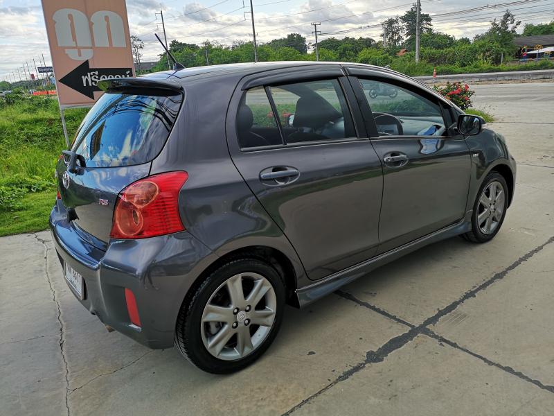 YARIS​ 1.5​ RS,A/T