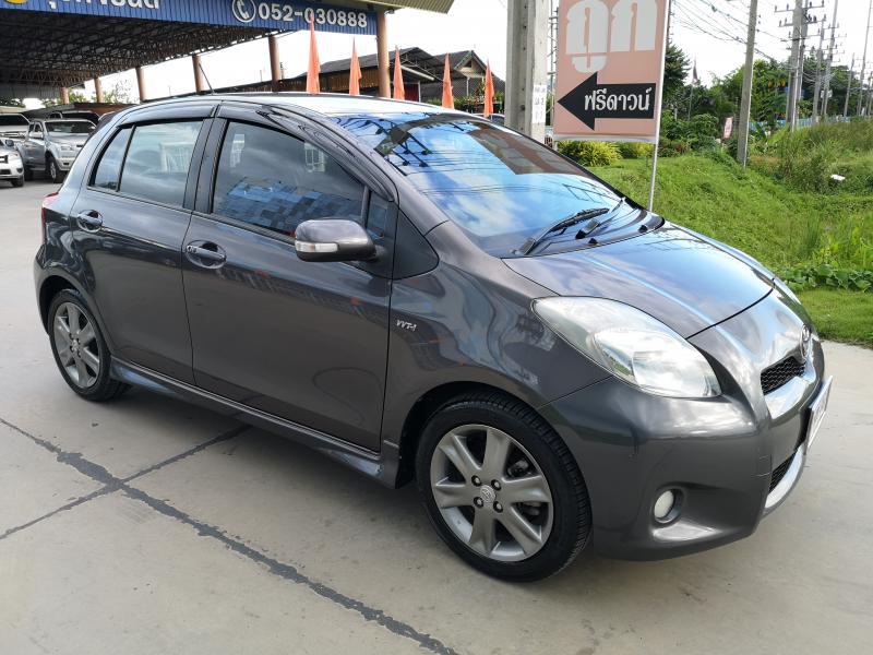 YARIS​ 1.5​ RS,A/T