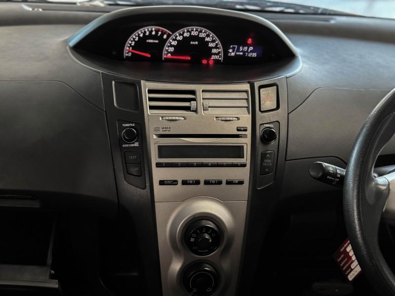 YARIS 1.5 E