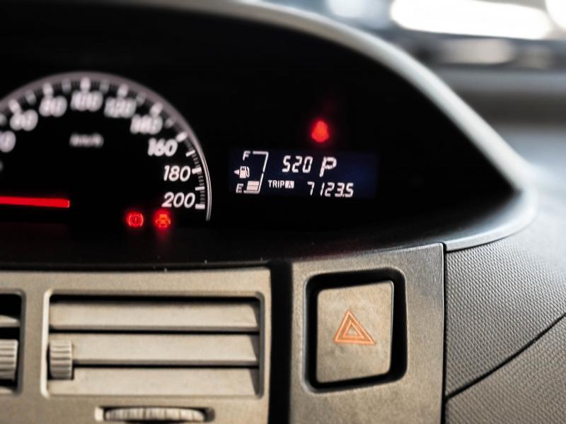 YARIS 1.5 E